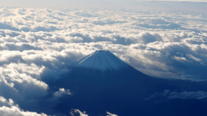 Salju Telat Datang di Gunung Fuji, Pertama dalam 130 Tahun