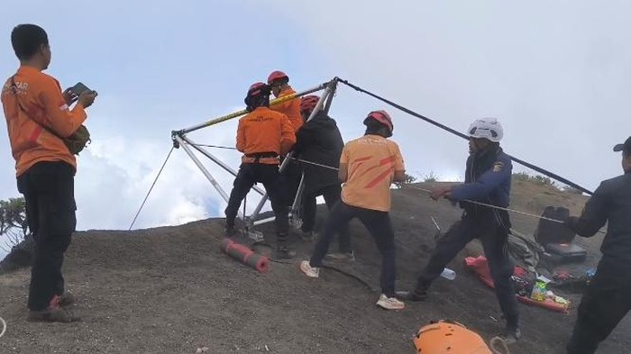 Tim SAR Pastikan Juliana Tewas di Rinjani, Jenazah Ditemukan di Kedalaman 600 Meter
