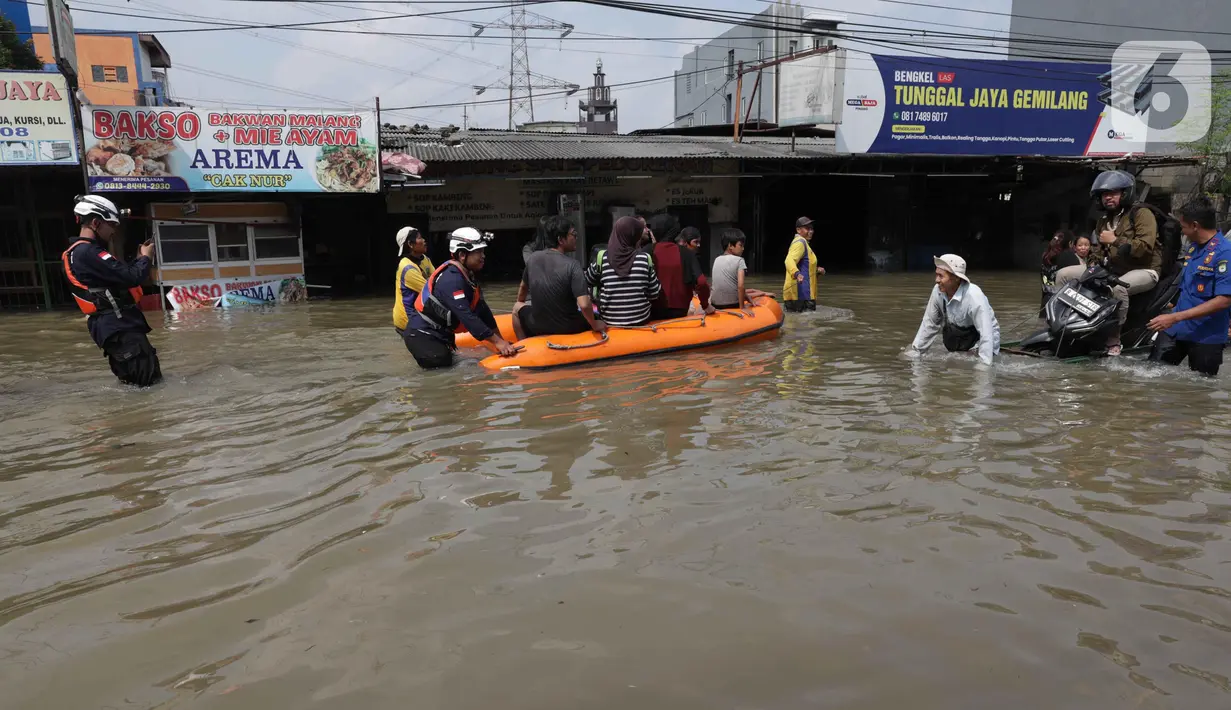 Pramono Anung Minta Maaf kepada Warga Terdampak Banjir yang Melanda Jakarta